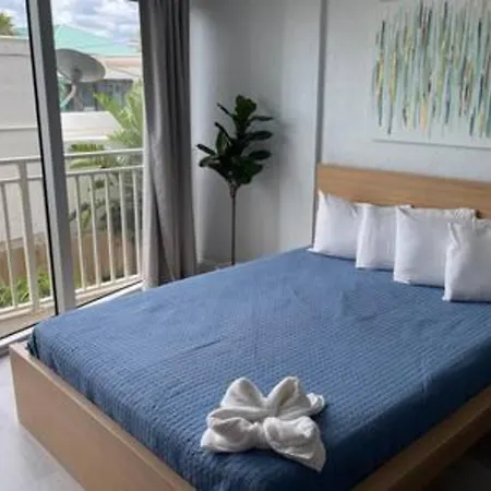 Amazing Condo With Partial Ocean View